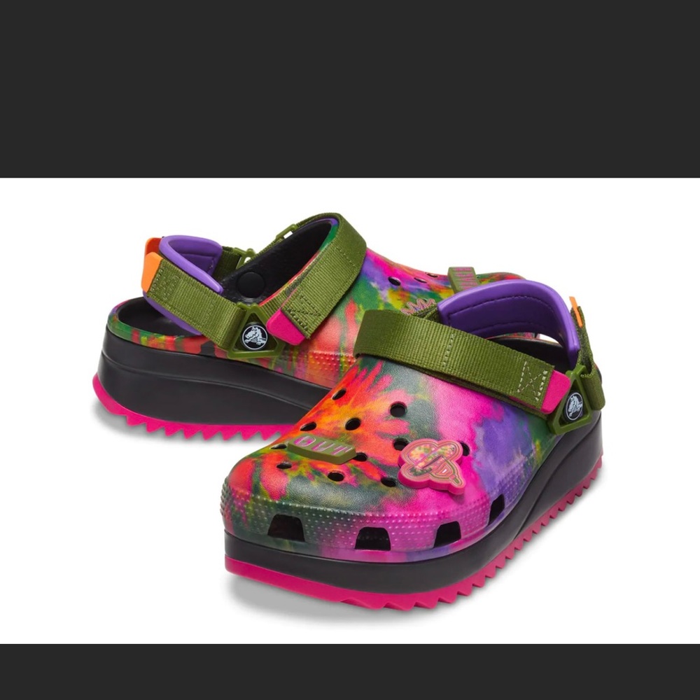 Peace out crocs unisex. Size Men 8 / women 10